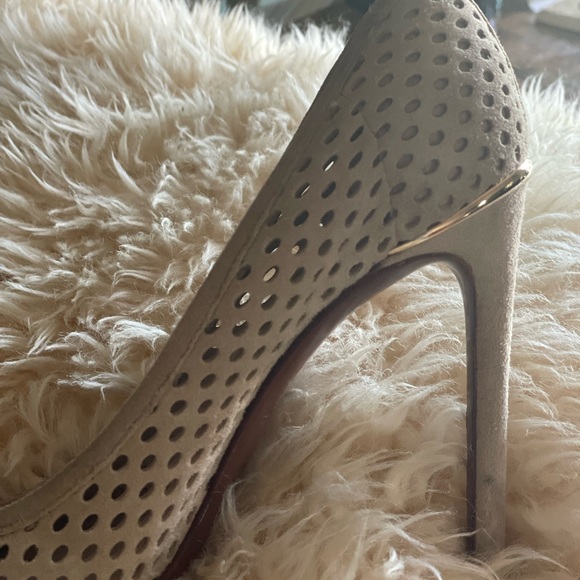 - Louis Vuitton (Preowned) “Eyeline” beige heels with suede mesh finis… - Picture 5 of 13